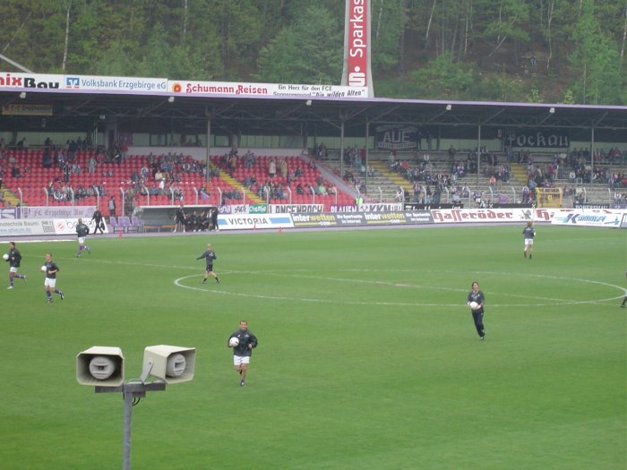 09 Bälle werden verteilt