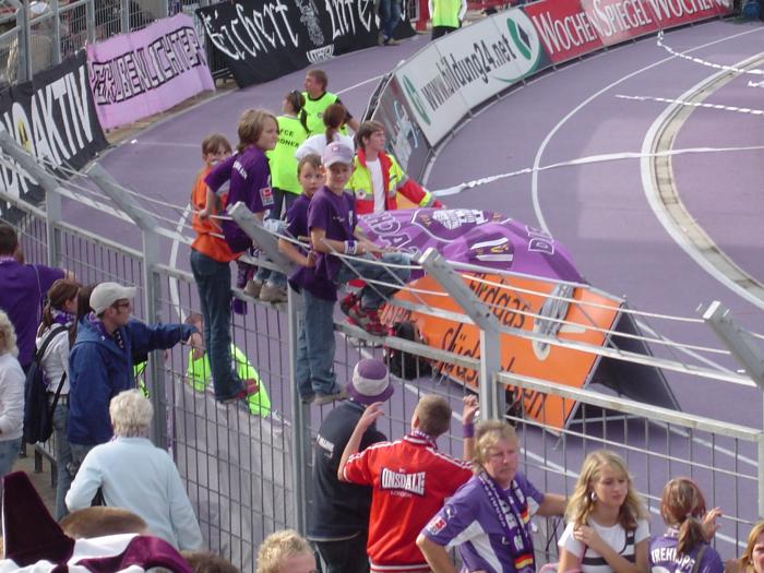 38 strahlende Gesichter