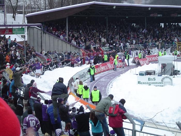 37 Abklatschen im Schnee