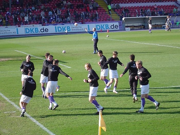 12 warm up Aue