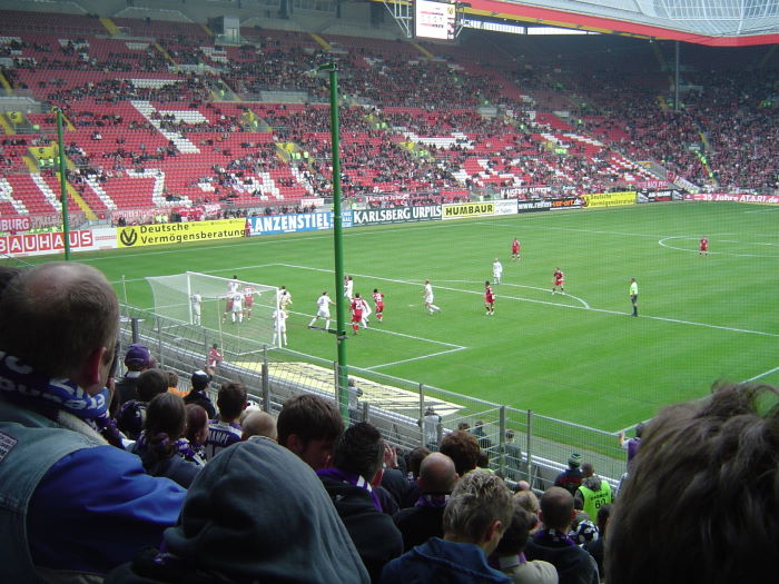 18 Ecke vorm zweiten Tor