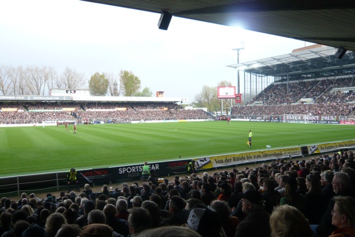 BS04 Blick von Haupttribüne