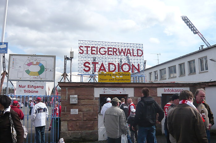 Haupteingang Steigerwaldstadion