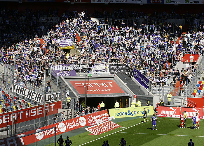 Achtung Becherflug! 02