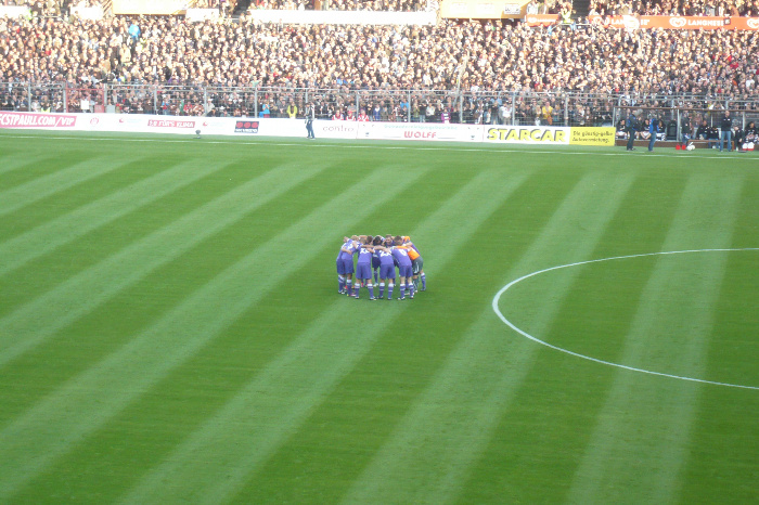 05 Wir halten zusammen