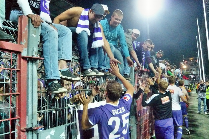 09 Grenzenloser Jubel am Gästeblock