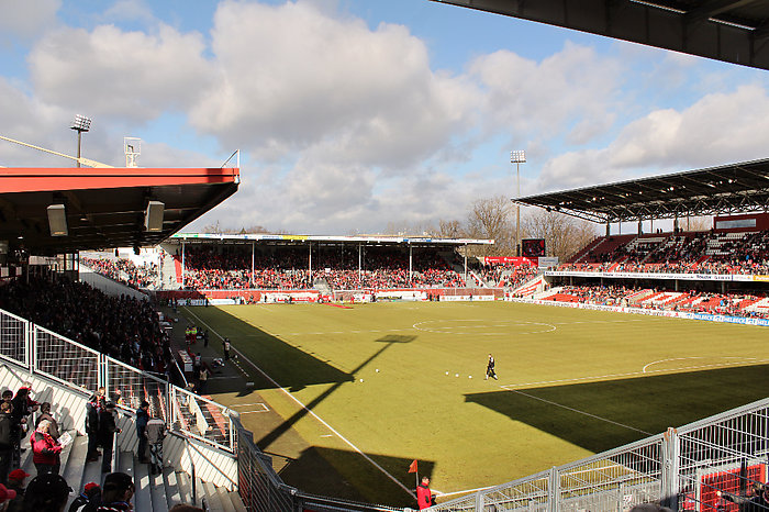 Blick von der Südseite vor dem Spiel