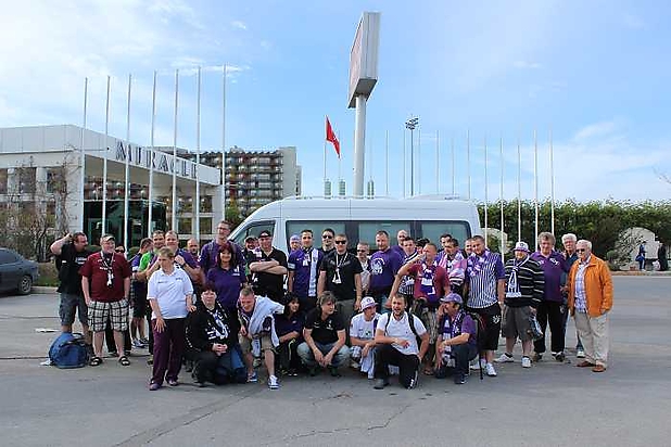 Gruppenfoto vor Abfahrt zum Testspiel nach Belek