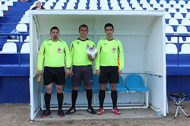 Schiedsrichter Kollektiv gegen KS Cracovia. Abdullah Bulut, Murat Dost und Iker Kaya. v.l.n.r.