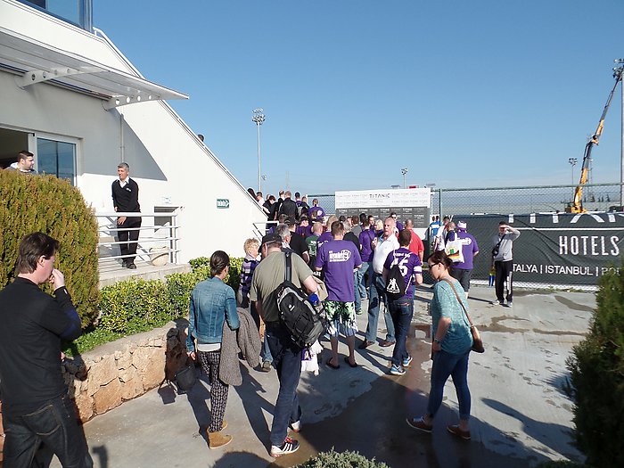 301-Montag|Anreise der Auer Fans zum Zweiten Testspiel gegen Dinamo Bukarest (0-1).