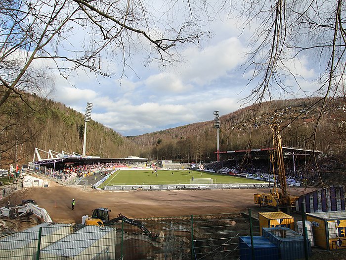 30.1.2016 Die Abbrucharbeiten auf der Westseite des Stadions sind bisher planmäßig verlaufen und weitestgehend abgeschlossen. Dabei angefallene Stoffe wurden ordentlich getrennt und abtransportiert bzw. dem entsprechenden Entsorgungsweg zugeführt. Foto: B