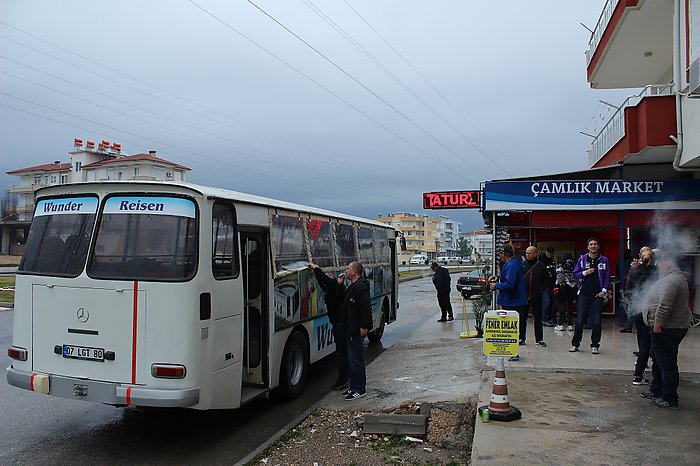 32. Ausflug am Montag - Getränke-holen-Stopp im Konsum