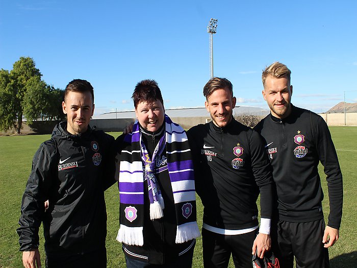 45.Fanfoto mit Spieler